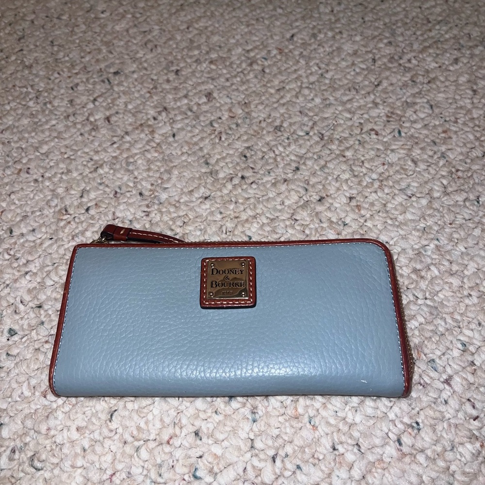 Dooney&Bourke leather wallet